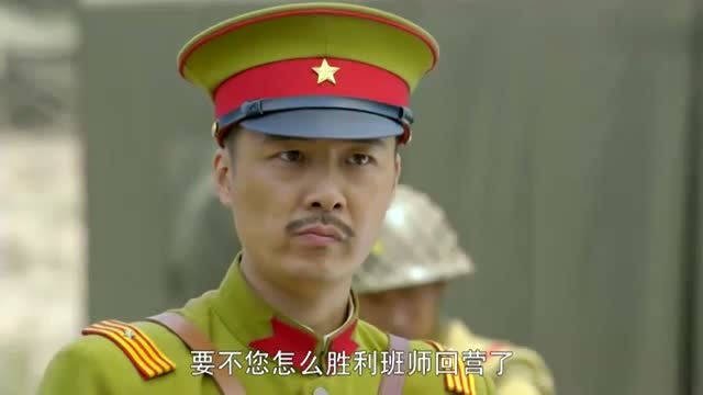 决战江桥汉奸就是没尊严敌方拿枪指着儿子还要笑脸赔罪