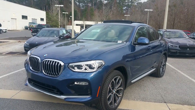 2019款宝马x4蓝色到店实拍,颜值有没有macan高,自己看