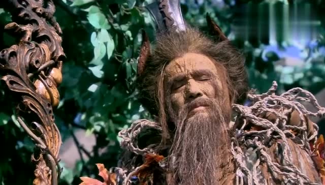 古藤老人算不出雪见来历主动让路,景天这可真是捡到一个大便宜!