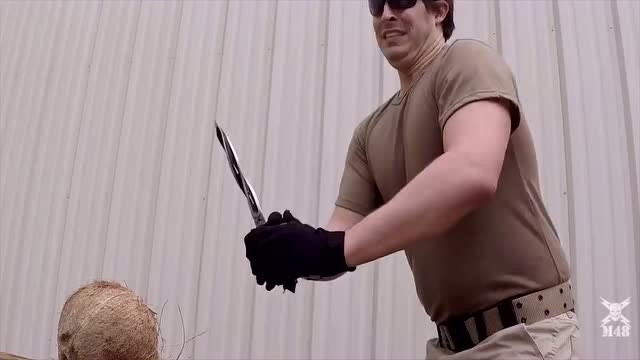 兵器:m48旋风式固定刀,与别的刀有什么不同呢?