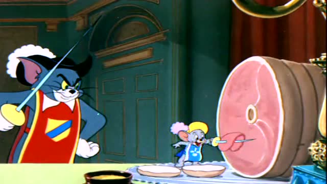 猫和老鼠:小老鼠被汤姆用击剑给举起来了