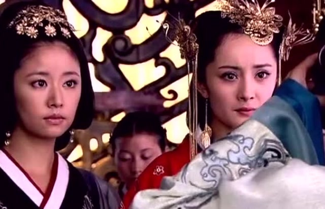 美人心计:慎儿不安好心给雪鸢送嫁,雪鸢明知有诈却喝下她的酒!