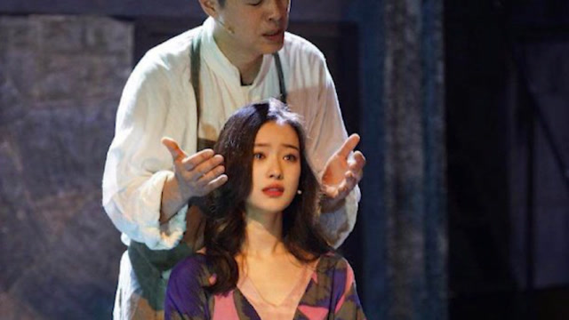 倪妮首演话剧幺幺洞捌全新尝试好评不断