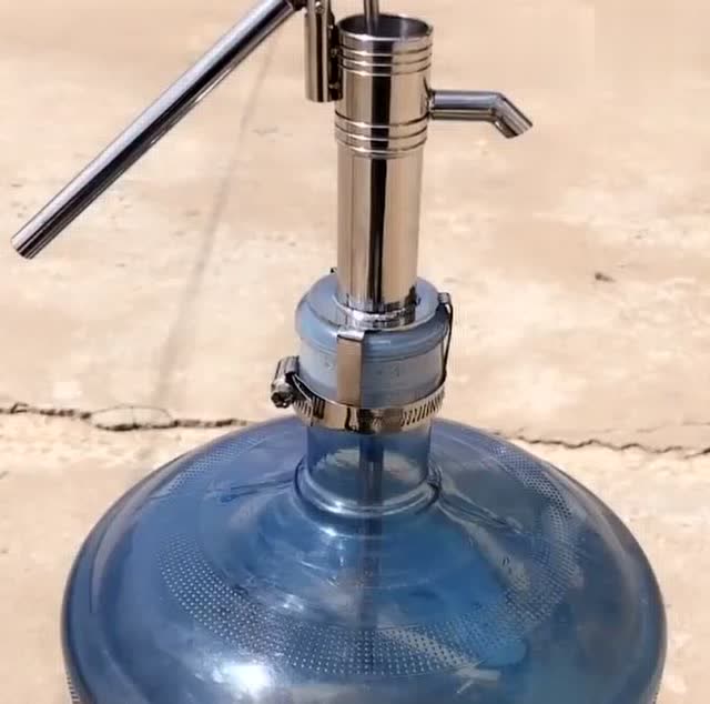 自制微型压水器,从此可以告别饮水机,非常的方便!