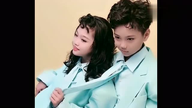 童模董艺和搭档爽爽真是俊男靓女,两人气质好般配,好喜欢他们!