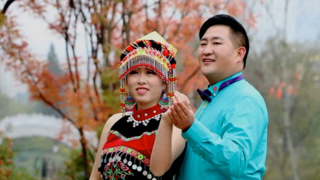 云南山歌:《百年人生携手行》今生有缘在一起,情投意合配成对!