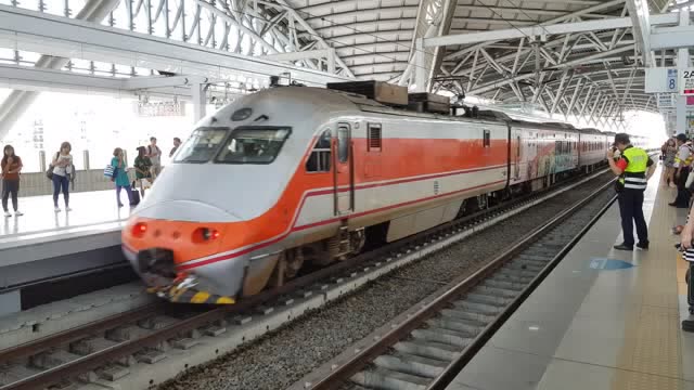 铁路随拍:台铁129次基隆开往潮州e1000型pp自强号