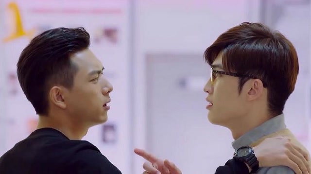 亲爱的:郑辉当众放话羞辱韩商言!韩商言一句话吓他腿软!超霸气