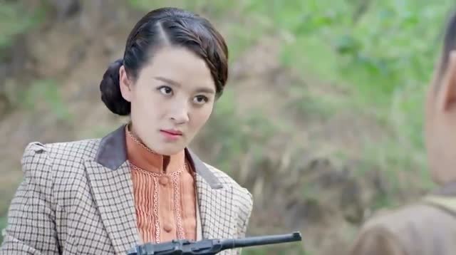 飞哥战队:蔡雪丹身份暴露,一挑三,不料还被三人玩的团团转!