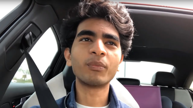 印度小哥体验中国手机支付,中国人真了不起,回到印度都不习惯