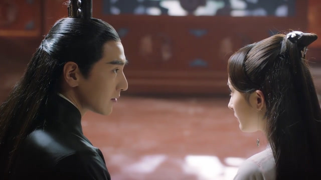 夜华下凡历劫白浅担心惹上桃花,对夜华进行一番威胁,夜华乐了!