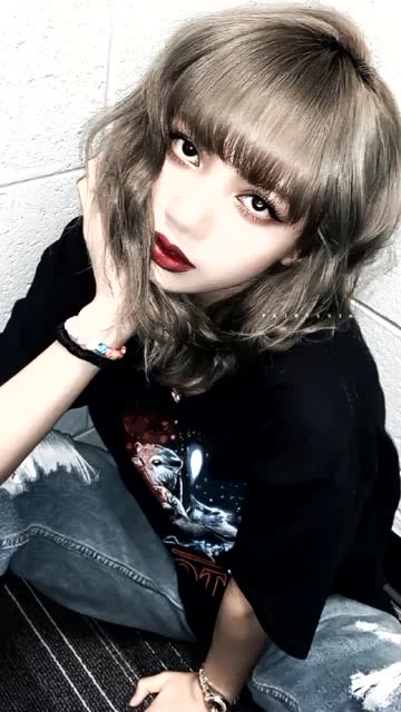 lisa,短发能美到上热搜,你莎姐实红!