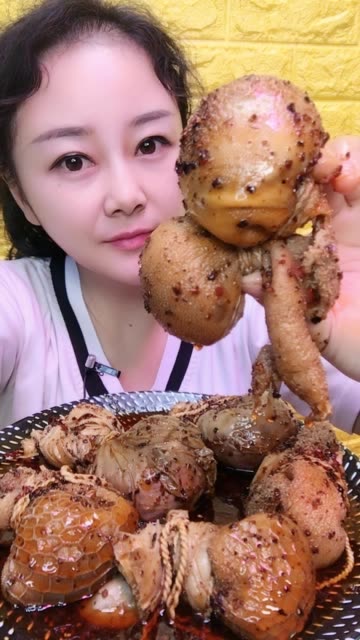 美食吃播秀:麻辣肚包脑