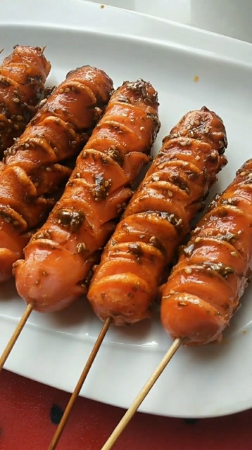 今天教大家一个炸红肠,非常好吃