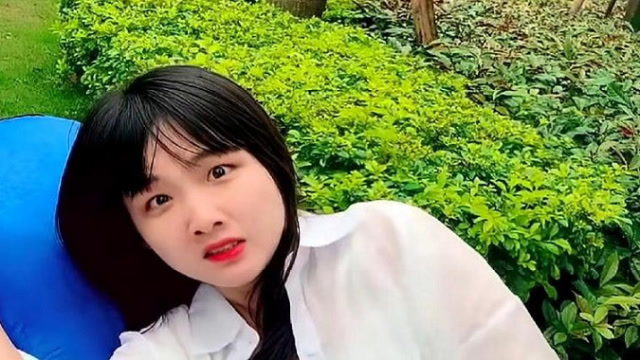 趁姐姐睡着,陈三废往她嘴里塞了一片柠檬,姐姐的反应亮了