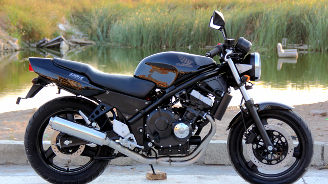 骏联车行1989年本田cb-1