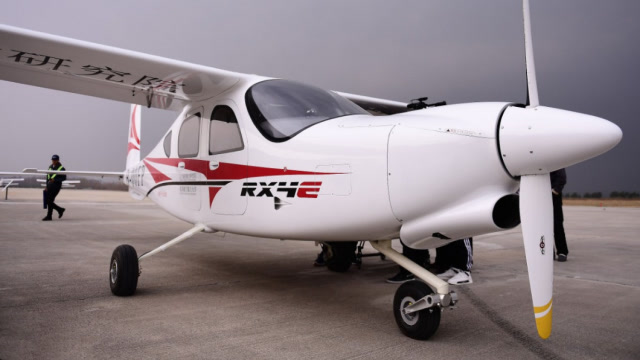 中国首架电动载人飞机,时速达到200公里,完全电池动力无污染