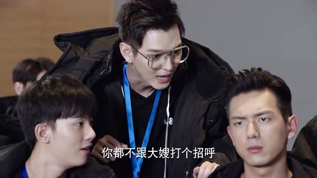 亲爱的热爱的:哈哈哈,沈哲要教韩商言谈恋爱了