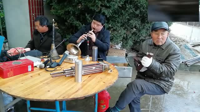 唢呐大悲调吹奏!吹得非常伤感!太有才了!