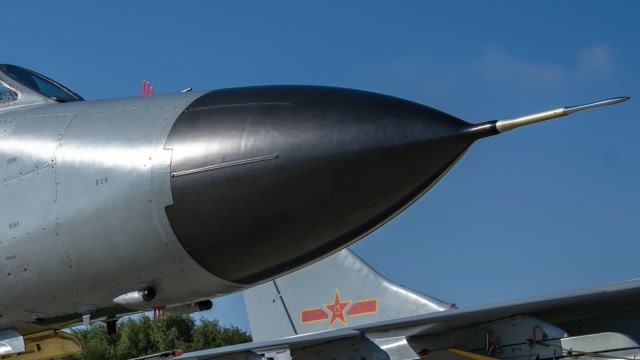 战斗机头部的空速管,为何是个让人又爱又恨的部件?