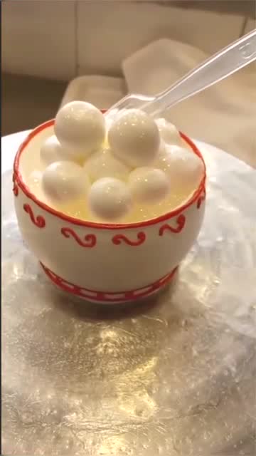 元宵节了,过来给女儿定做个蛋糕,我觉得她应该会喜欢!