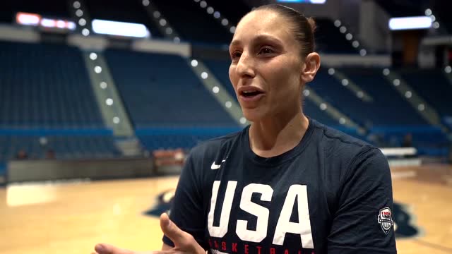 戴安娜-陶乐西含泪悼念科比:一辈子都是他的超级粉丝!