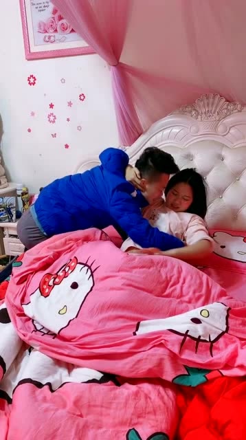 现在的孕妇都这么矫情吗?孕中起床都要老公抱,这是怀了龙种的待遇啊!