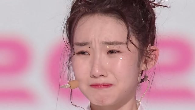 张艺凡"卡七"成功,忍住不哭的那一刻,有点心疼了