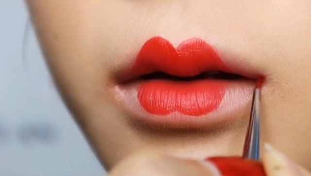 超级古风的樱桃花瓣小嘴唇妆,这也太好看了吧!