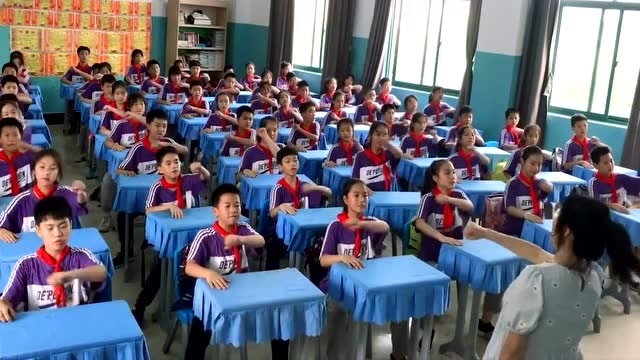 少年强则中国强,全班师生表演手势舞《精忠报国》,场面不要太震撼!