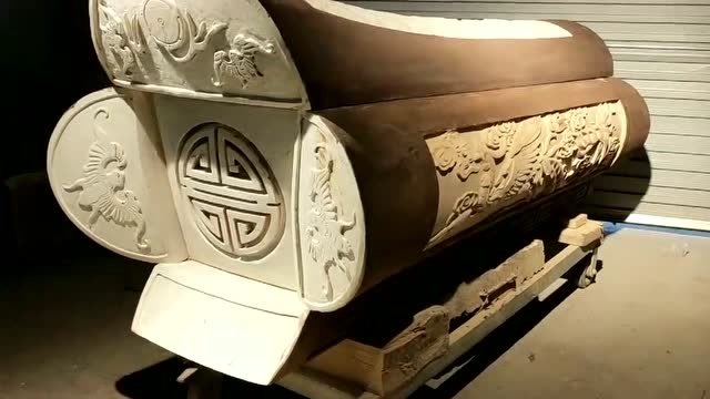 俗话说"吃在广州,死在柳州",柳州人把棺材做成了艺术品
