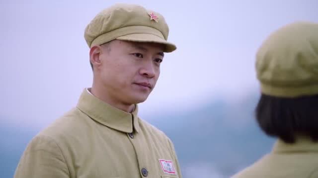 红鲨突击王长林和春花谈话,春花表示相信他的能力定能打胜仗