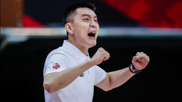 杨鸣抱怨判罚被阿的江怒怼:你没打过球啊?这球你都吵吵!