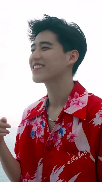 以你的心诠释我的爱,bkpp红色花衬衫好干净,真的好爱!