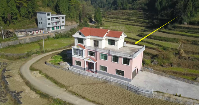 贵州农村小伙努力勤奋,建了小房子,值得很多年轻人学习
