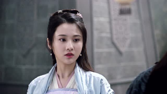 有翡:殷沛吃了凤凰丹后,一直带着面具,楚楚看见害怕不已!