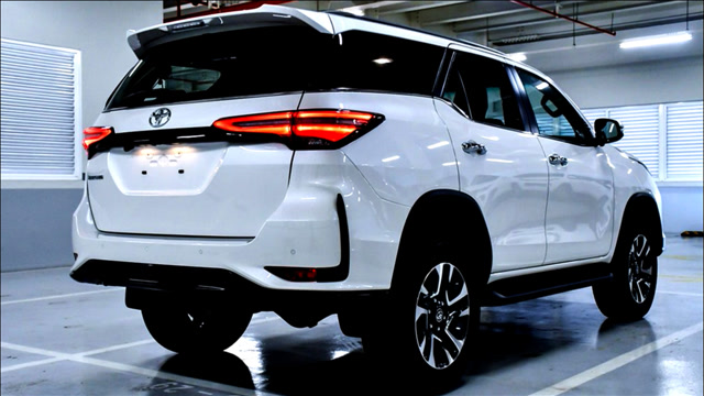 2021款丰田穿越者来了!开着比路虎还漂亮,25万,还要啥大众途昂