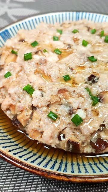 广东媳妇经常做的下饭菜香菇蒸肉饼,大人小孩都爱吃.