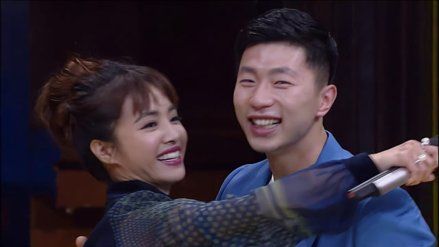 见过大场面的世界冠军马龙,和蔡依林拥抱害羞不敢看,太逗