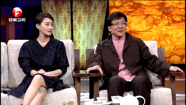 非常静距离:成龙讽刺年轻人破坏环境,喝完水乱扔水瓶,都什么人啊