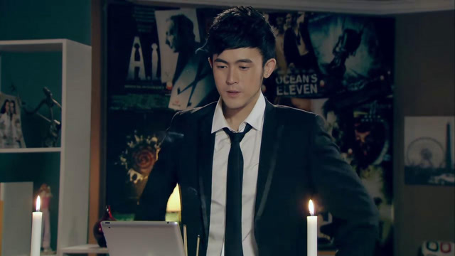 爱情公寓3:展博叫来杜伊,为一菲上柱香,不料一菲照片动了