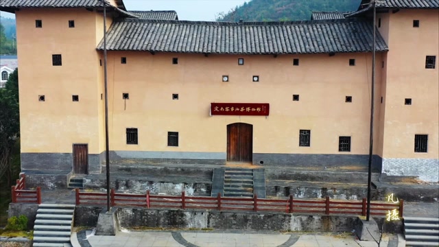 江西定南天九镇,一座客家围屋改成客家油茶博物馆,大气磅礴