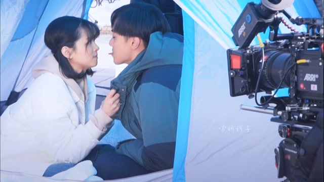 《循环初恋》揭秘吻戏花絮:施柏宇陈昊宇上演处处吻,今人面红心跳的