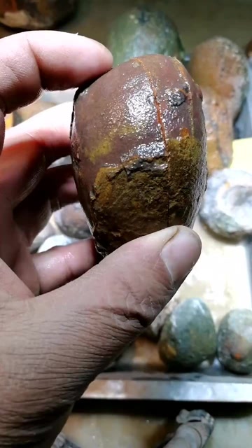 切开一块战国时候的红玛瑙原石,里面会是什么样子的