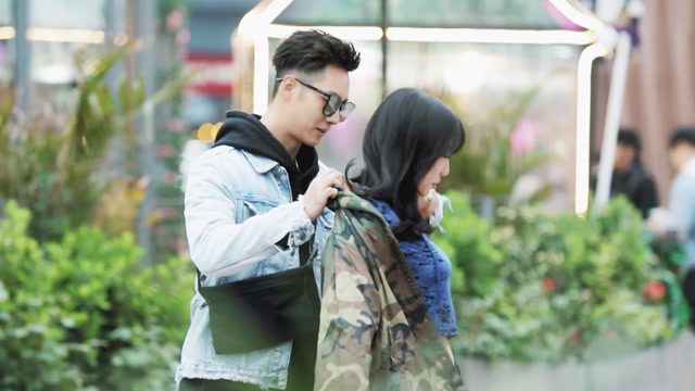 【黄钲轩x吴沛约会】黄钲轩暖心帮女生准备外套,宋茜杨丞琳给好评