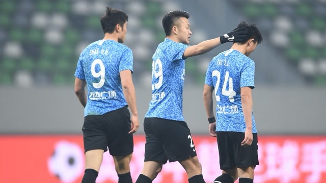 中超大连人41十人青岛队两队携手参加保级附加赛单欢欢双响