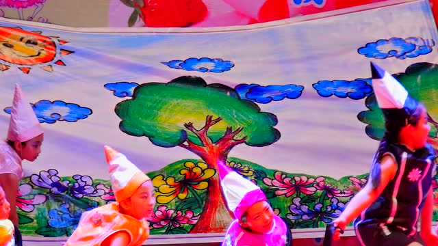 《七彩画笔》舞蹈