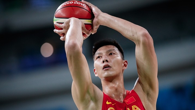 标志性动作!易建联里约奥运会转身后仰打成3分