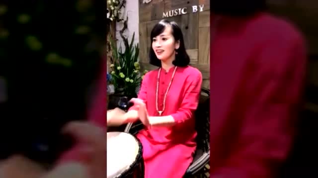 丽江手鼓美女夏夏最新演绎《一瞬间《我的小宝贝》