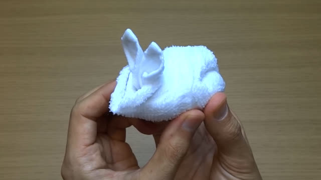 小兔子毛巾折法图解图片